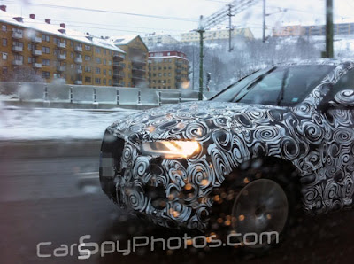 Audi Q3: prime foto spia