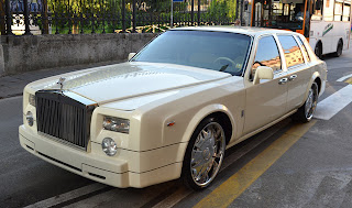 A Vicenza la replica di una Rolls-Royce Phantom