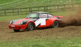 Video: finalmente in fuoristrada con una Porsche Cayenne