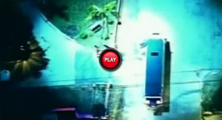 VIDEO: ruba un Hummer limousine nudo