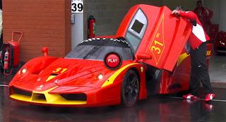 Il guidatore di una FXX fa arrabbiare un tecnico Ferrari, e…(VIDEO)