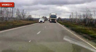 Attenzione al camion che supera (VIDEO)