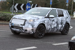Land Rover Freelander: foto spia del nuovo modello su strada