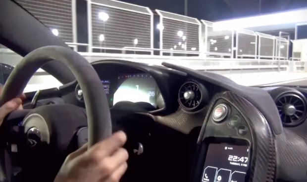 McLaren P1: a bordo sul circuito di Yas Marina (VIDEO)