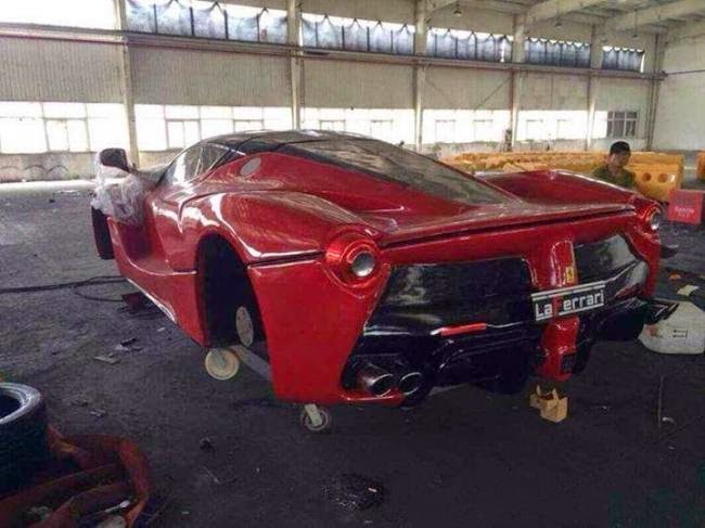 Ferrari LaFerrari copia cinese