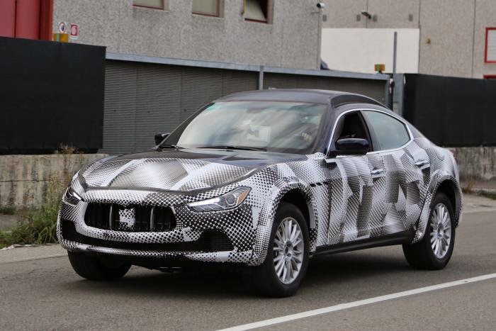 Nuova Maserati Levante, prima foto spia