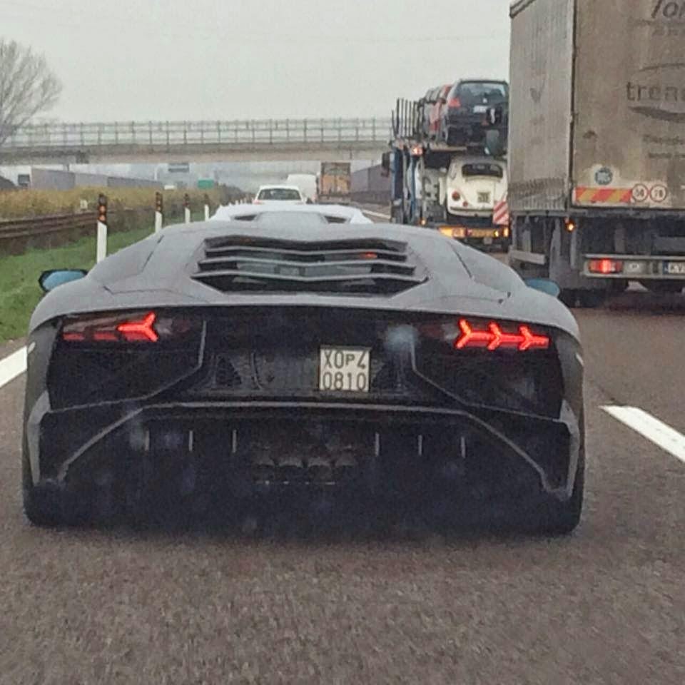 Lamborghini Aventador SV: foto spia