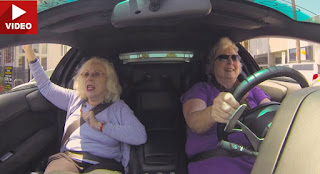 Due nonne, una Lamborghini Murcielago (VIDEO)